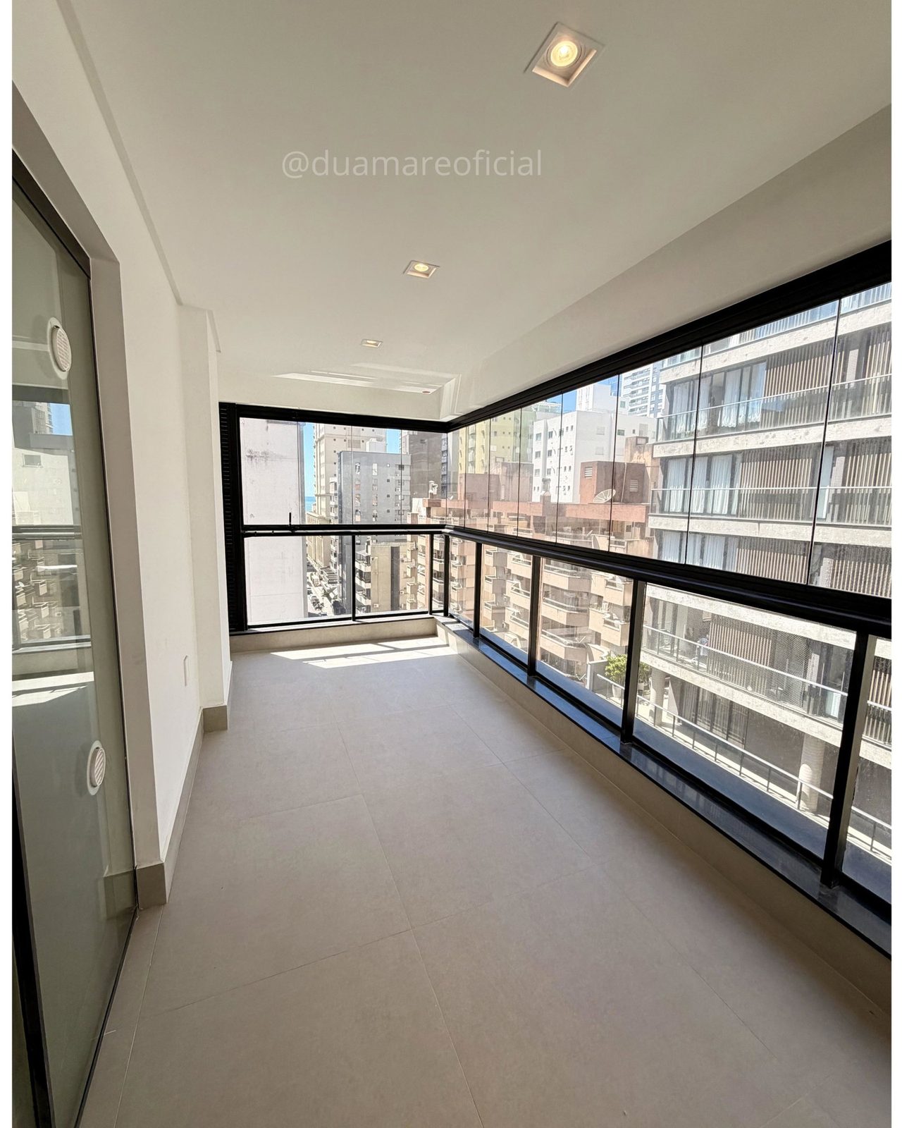 Apartamento 130 m² · Meia Praia