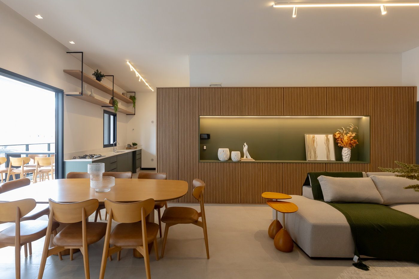 Apartamento 180 m² · Meia Praia