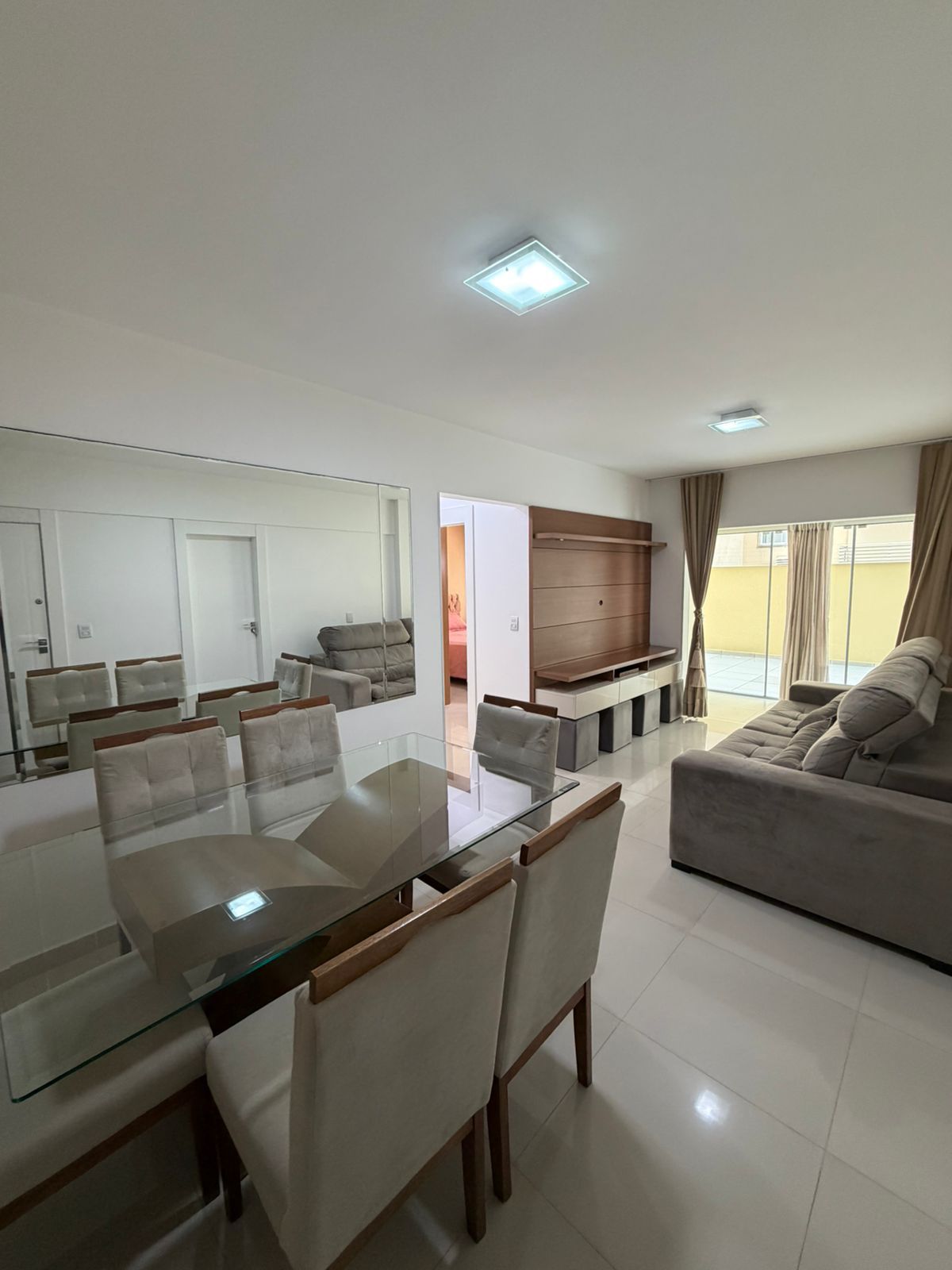 Apartamento 2 dorm · Roda Gigante · Barra Sul