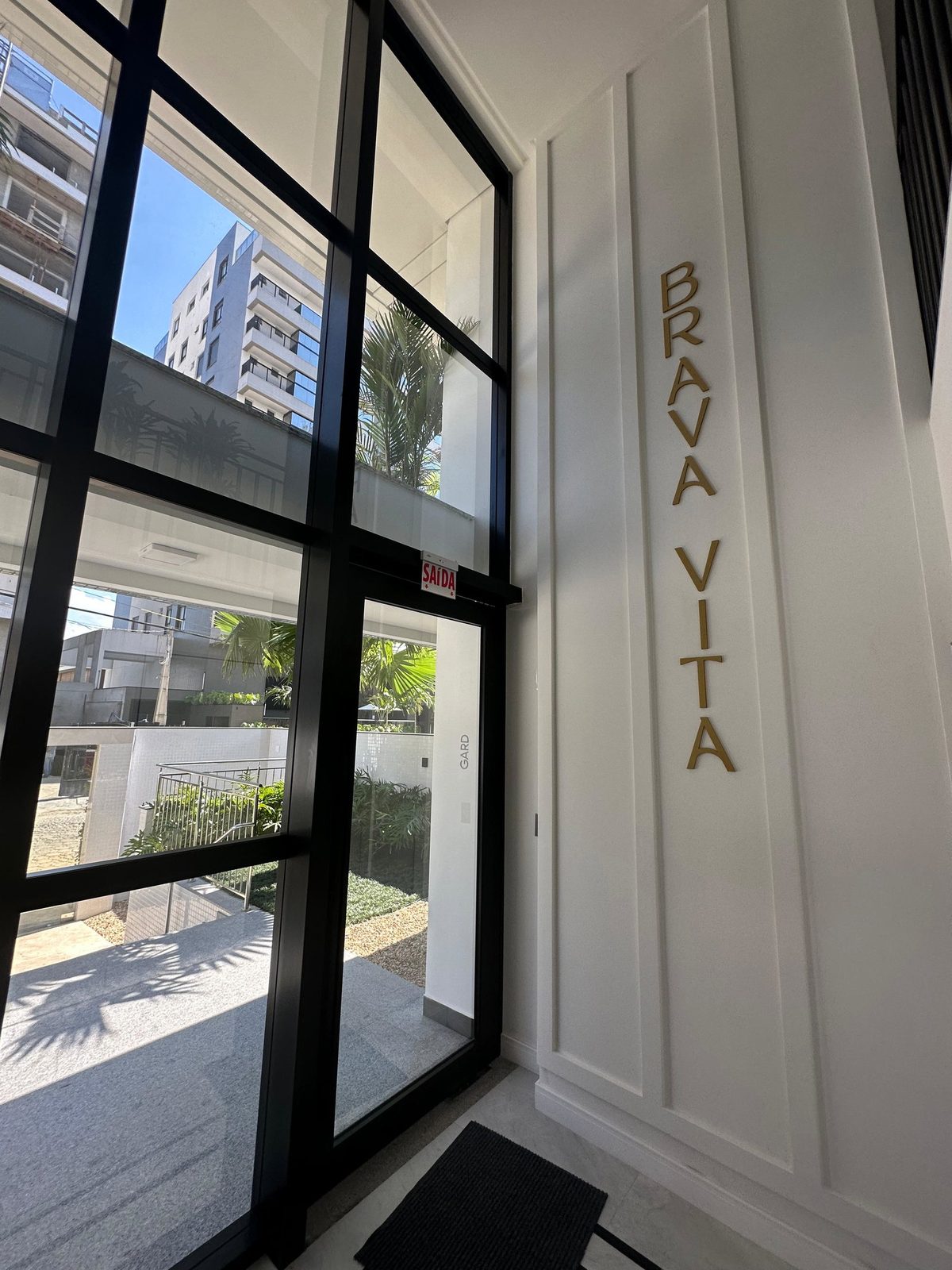 Apartamento 95 m² · Praia Brava
