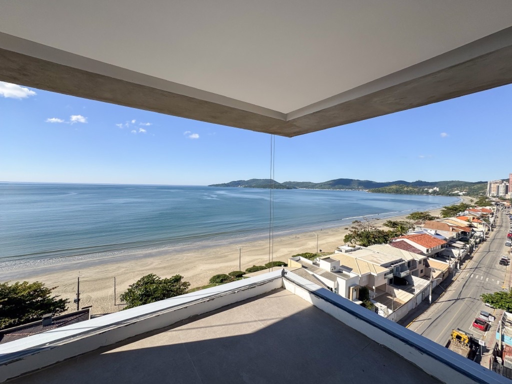 Vista de apartamento frente mar em Porto Belo