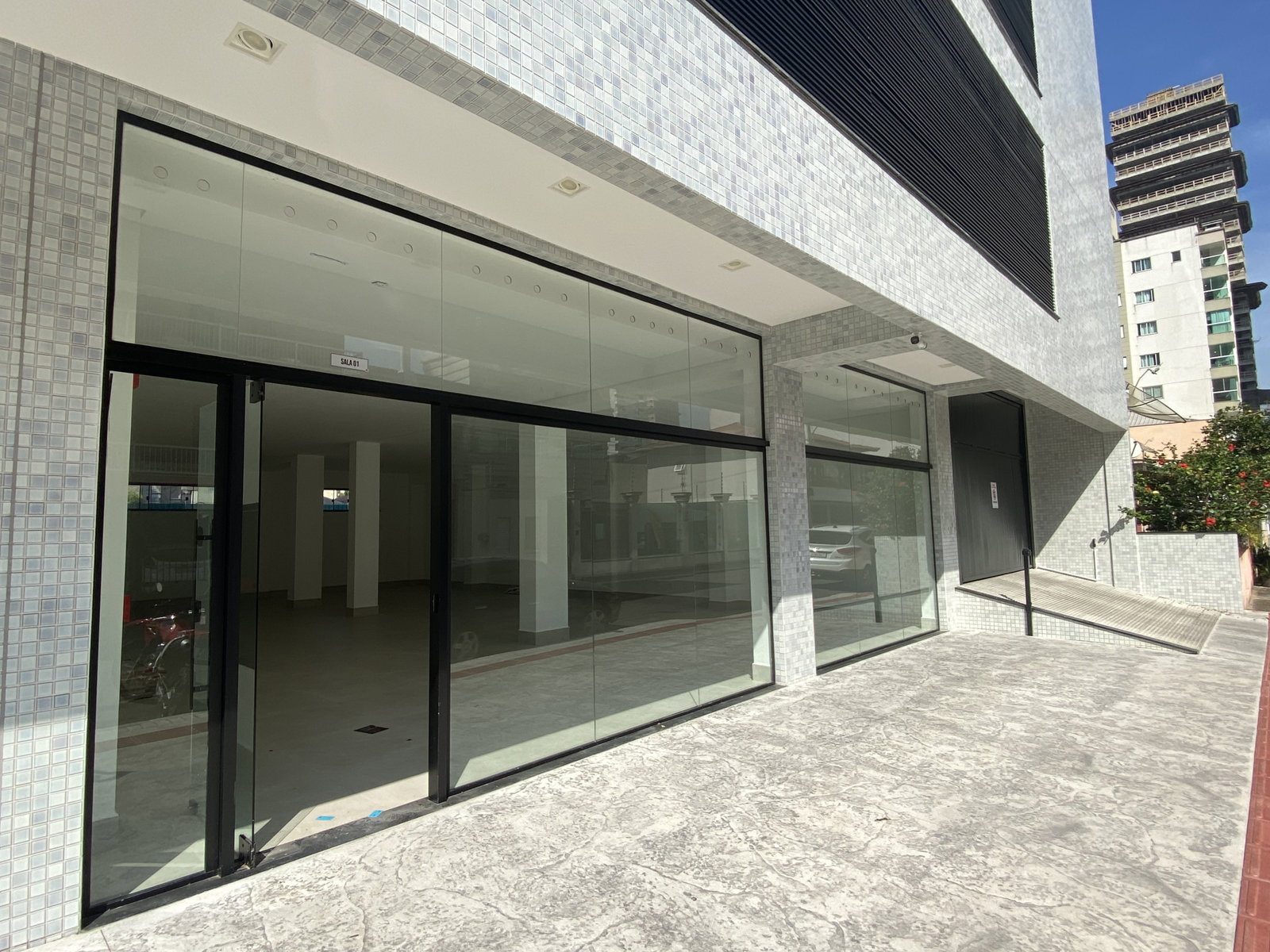 Sala comercial 130 m² · Meia Praia