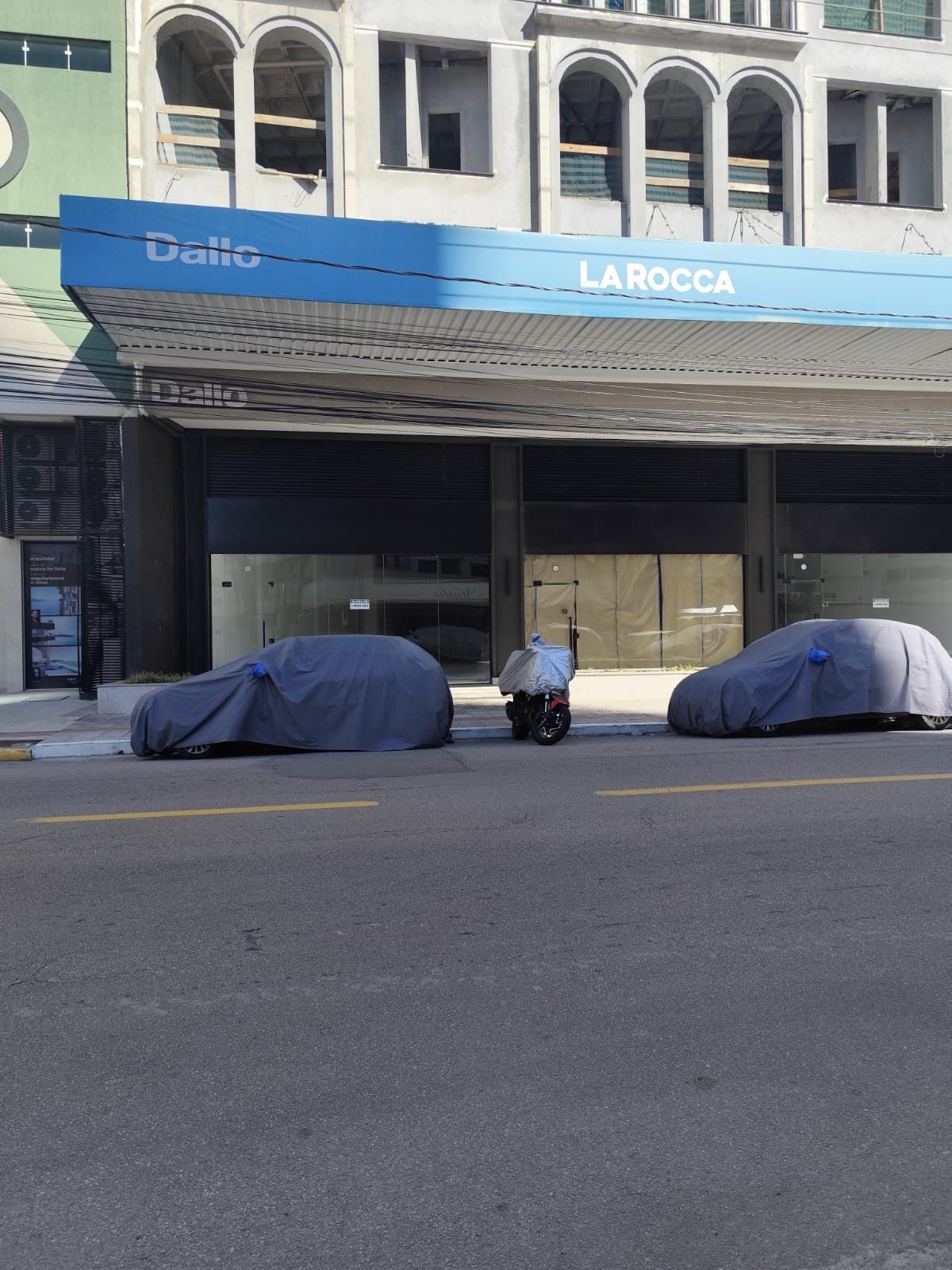 Salas e lojas comerciais